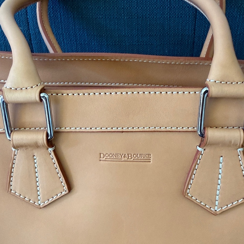 NWOT Dooney & Bourke Large Side Pocket Satchel Alto Style Leather Tan (RARE) - Picture 2 of 12